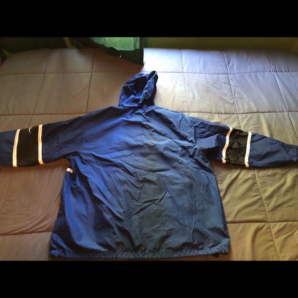 Nike Light-weight Pullover Jacket - Picture 4 of 5